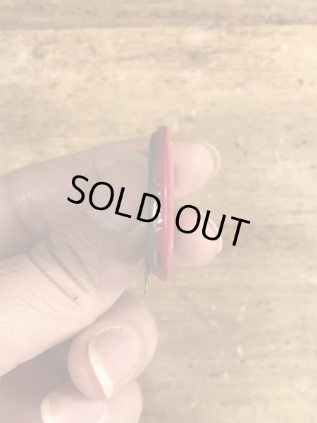 60~70年代頃のDraft Beer Not Studentsのメッセージが書かれたビンテージの缶バッジ