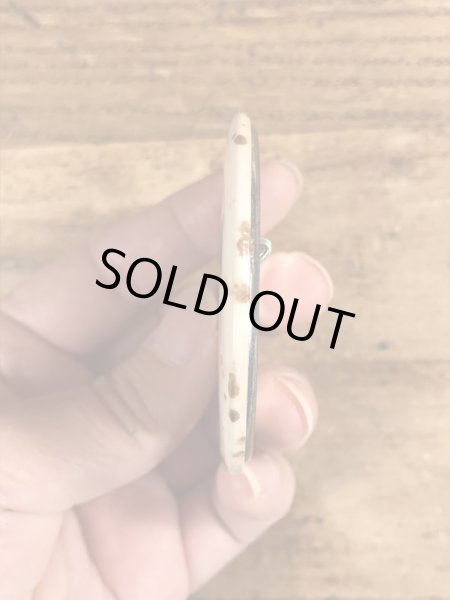 80年代頃のメッセージが書かれたビンテージの缶バッジ