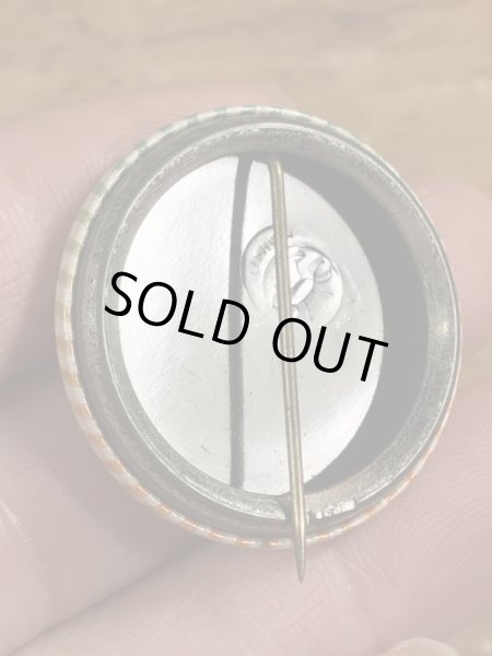 60~70’sのSave Water Shower With A Friendのメッセージが書かれたヴィンテージの缶バッチ