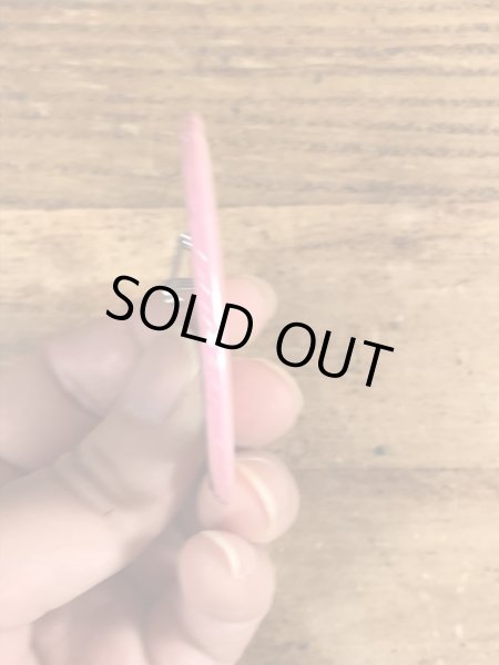 80年代頃のBite Meのブタが描かれたビンテージの缶バッジ