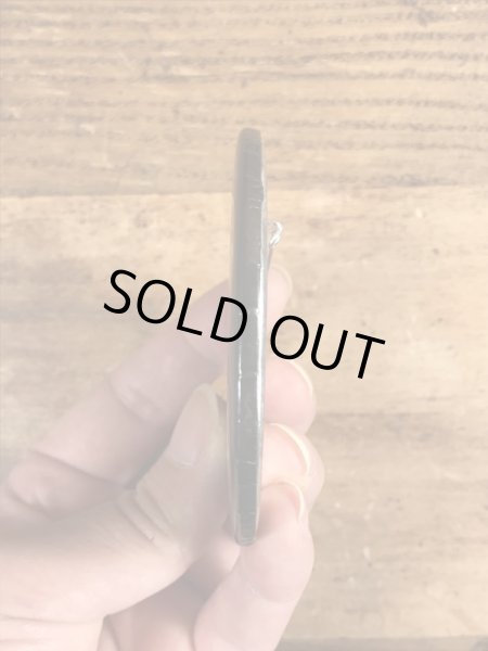 80年代頃のDon't Bug Me, Bug Stella!のメッセージが書かれたヴィンテージの缶バッチ