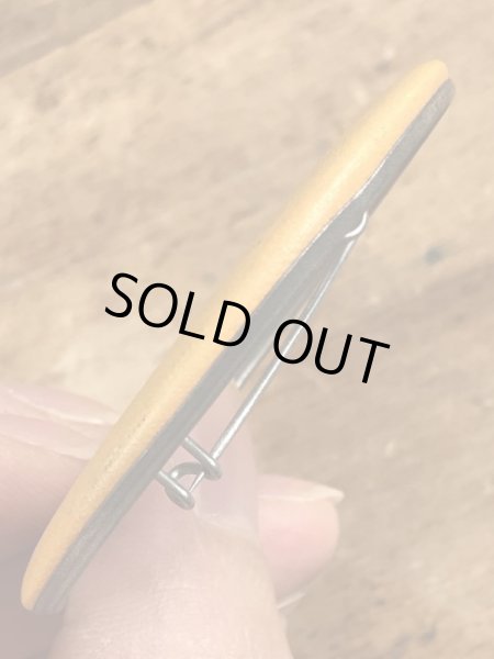 80年代頃のホールマーク社製のメッセージが書かれたビンテージの缶バッジ