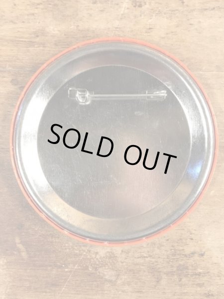 80'sのAsk Me If I Really Give A Shirt.のメッセージが書かれたビンテージの缶バッジ