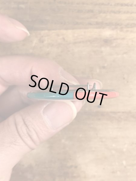 80’sのWhat's So Goddamned Terrific About...のメッセージが書かれたヴィンテージの缶バッチ