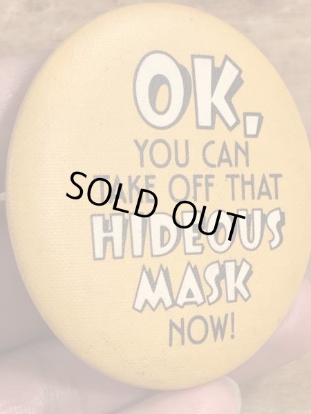 80年代頃のホールマーク社製のメッセージが書かれたビンテージの缶バッジ