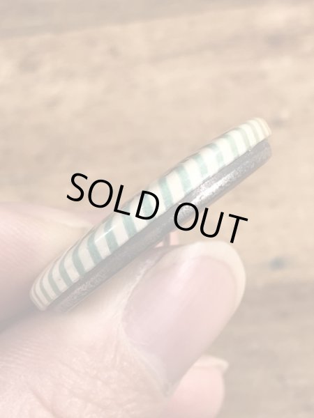 60~70年代頃のSave Water Shower With A Friendのメッセージが書かれたビンテージの缶バッジ