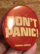 80年代頃のDon't Panic!のメッセージが書かれたヴィンテージの缶バッチ