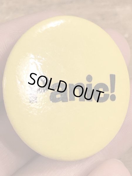 80年代頃のパニック！のメッセージが書かれたビンテージの缶バッジ