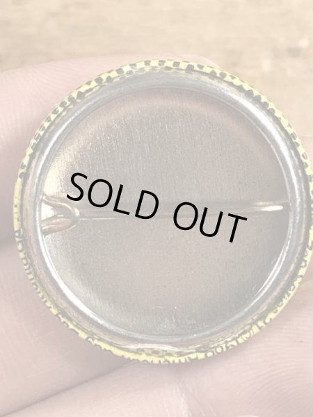 80’sのBeer Inspector Ready For My Next Case!のアメリカンジョークが描かれたヴィンテージの缶バッチ