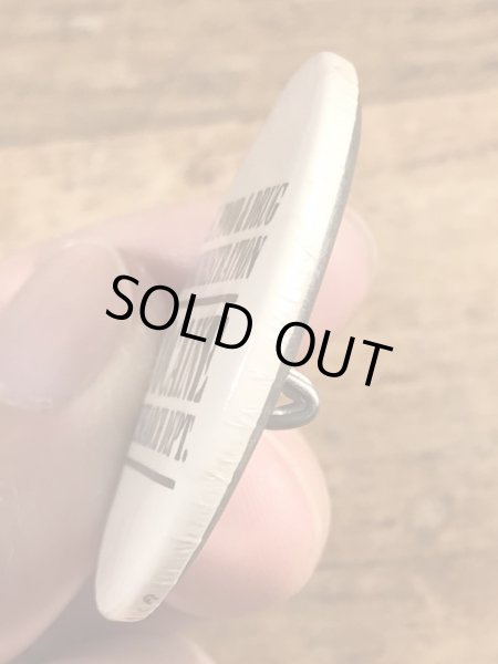 80年代頃のU.S.Food & Drug Administration Cocaine Research Dept.のメッセージが書かれたビンテージの缶バッジ