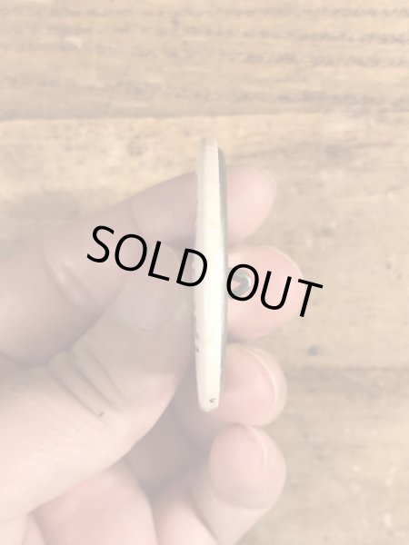 80年代頃のU.S.Food & Drug Administration Cocaine Research Dept.のメッセージが書かれたビンテージの缶バッジ