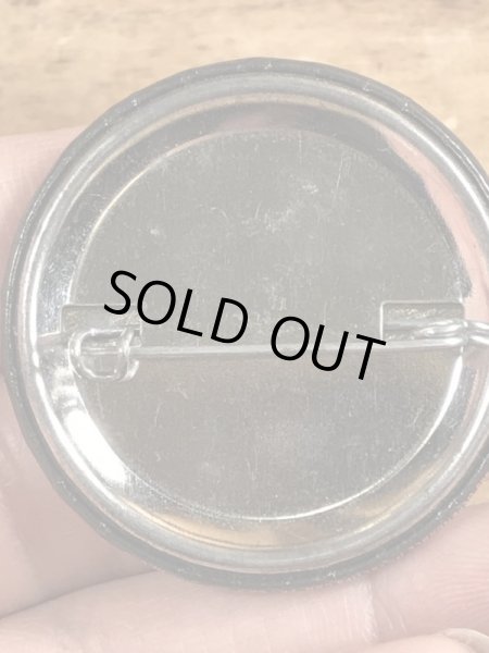 80年代頃のOne For The Money Two For The Show...のメッセージが書かれたビンテージの缶バッジ