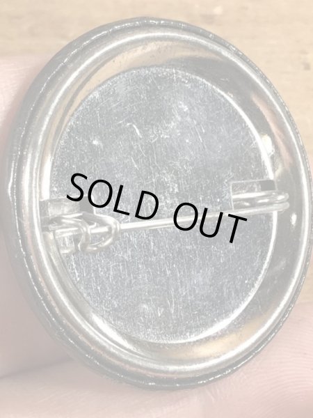 80年代頃のOne For The Money Two For The Show...のメッセージが書かれたビンテージの缶バッジ