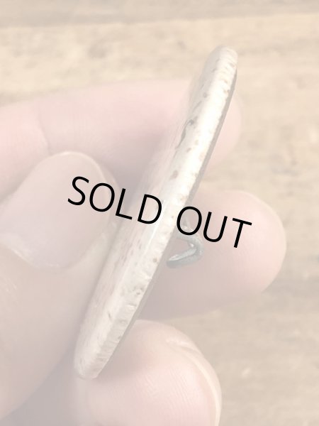 80年代頃のDepression's Over...のメッセージが書かれたビンテージの缶バッジ