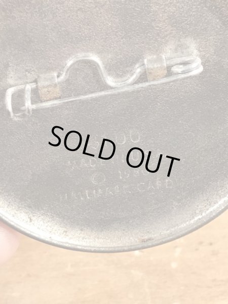 80年代頃のホールマーク社製のエンジェルが描かれたビンテージの缶バッジ