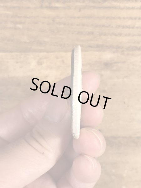 80年代頃のU.S.Food & Drug Administration Cocaine Research Dept.のメッセージが書かれたビンテージの缶バッジ