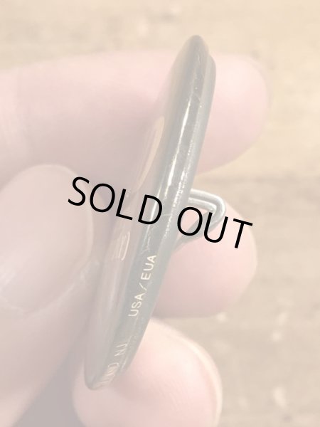 80年代頃のSame Shit Different Dayのメッセージが書かれたビンテージの缶バッジ