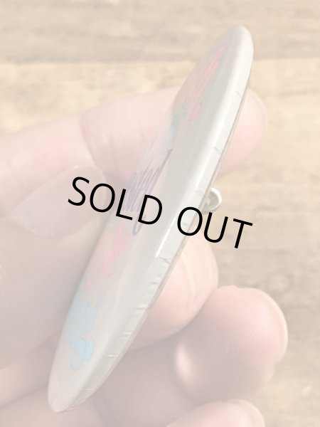 80年代頃のYouth Is Wasted On The Young.のメッセージが書かれたヴィンテージの缶バッチ