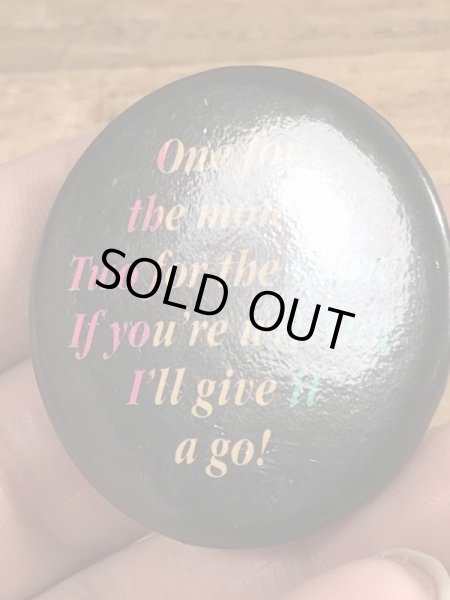 80’sのOne For The Money Two For The Show...のメッセージが書かれたヴィンテージの缶バッチ