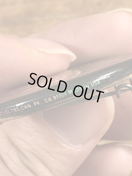 80年代頃のOne For The Money Two For The Show...のメッセージが書かれたビンテージの缶バッジ