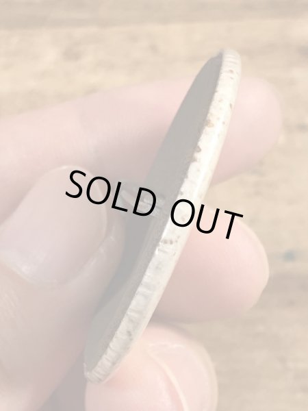 80’sのDepression's Over...のメッセージが書かれたヴィンテージの缶バッチ