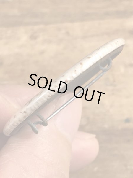 80年代頃のDepression's Over...のメッセージが書かれたビンテージの缶バッジ