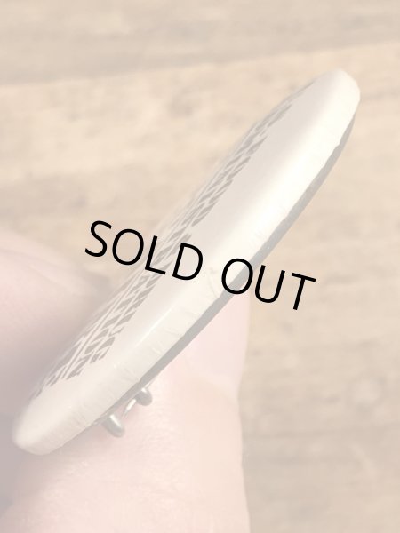 80年代頃のU.S.Food & Drug Administration Cocaine Research Dept.のメッセージが書かれたビンテージの缶バッジ