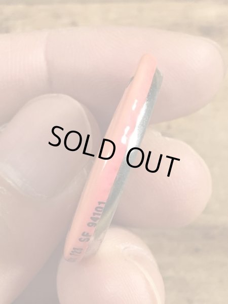 80年代頃のDangerous Unless Heavily Sedatedのメッセージが書かれたヴィンテージの缶バッチ