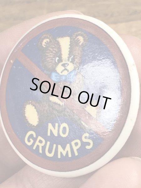 80'sのNo Grumpsのメッセージが書かれたビンテージの缶バッジ