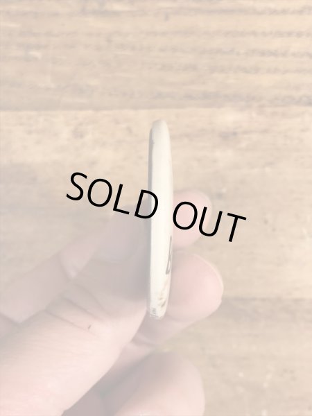 60年代頃のIgnore This Button!のメッセージが書かれたビンテージの缶バッチ