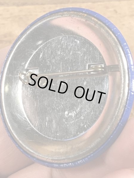 80年代頃のAt My Age I Don't Have To Act Responsible!のメッセージが書かれたビンテージの缶バッジ