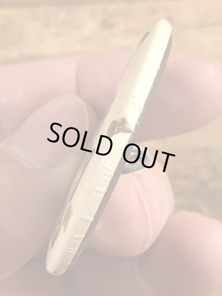 80年代頃のSit On A Happy Faceのメッセージが書かれたビンテージの缶バッジ