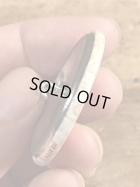 80’sのHeavenとハートが描かれたビンテージの缶バッジ