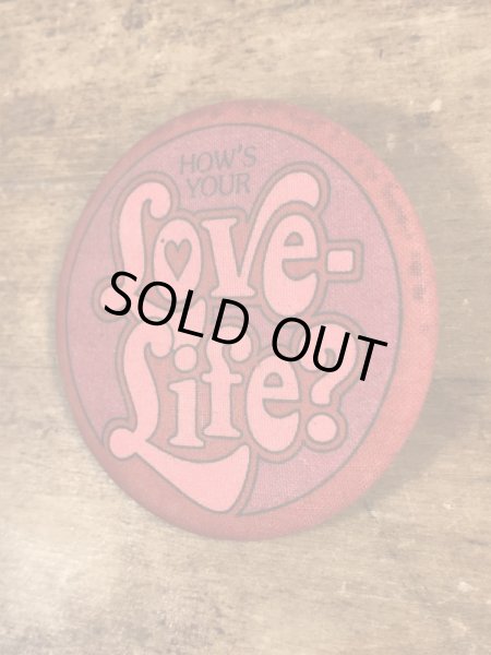 80'sのHallmark社製のメッセージが書かれたヴィンテージの缶バッチ