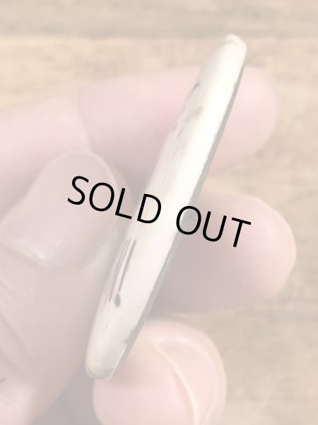 60年代頃のIgnore This Button!のメッセージが書かれたビンテージの缶バッチ