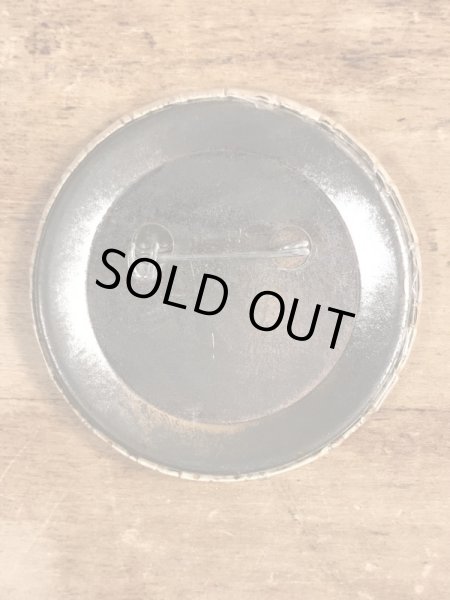 80's のI Am A Nympho Incase Of An... のメッセージが書かれたビンテージの缶バッジ