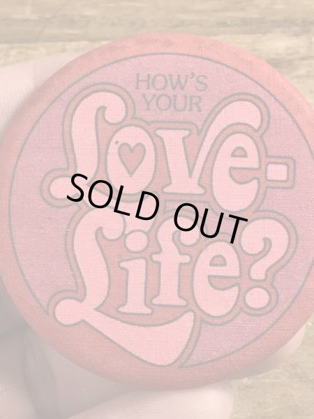 80年代頃のホールマーク社製のメッセージが書かれたビンテージの缶バッジ