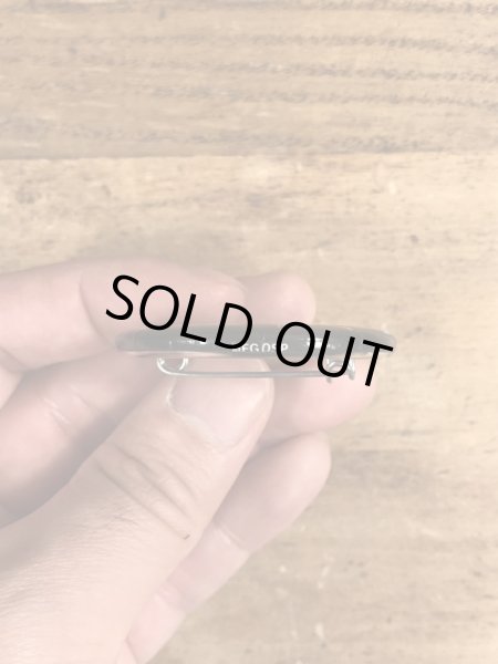 90’sのIt's Not The Same Old Thingのメッセージが書かれたビンテージの缶バッジ