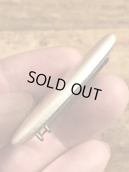 80年代頃のDanger!! High Voltage Wiresのメッセージが書かれたビンテージの缶バッジ