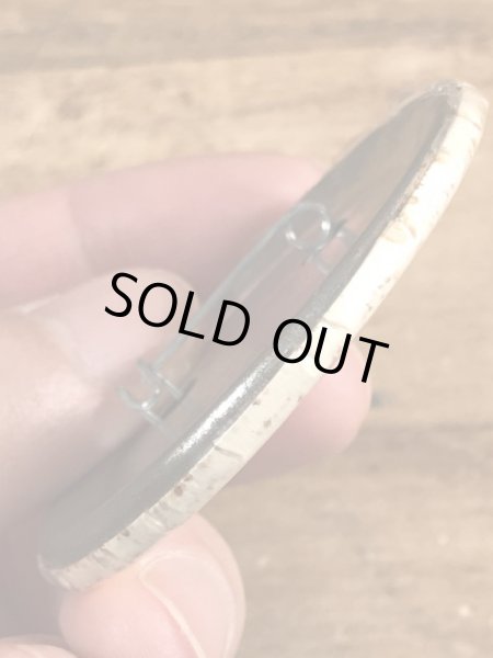 80's のI Am A Nympho Incase Of An... のメッセージが書かれたビンテージの缶バッジ