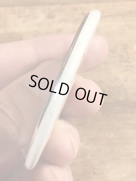 60~70'sのBuy The Avenger We Need The Moneyのメッセージが書かれたヴィンテージの缶バッチ