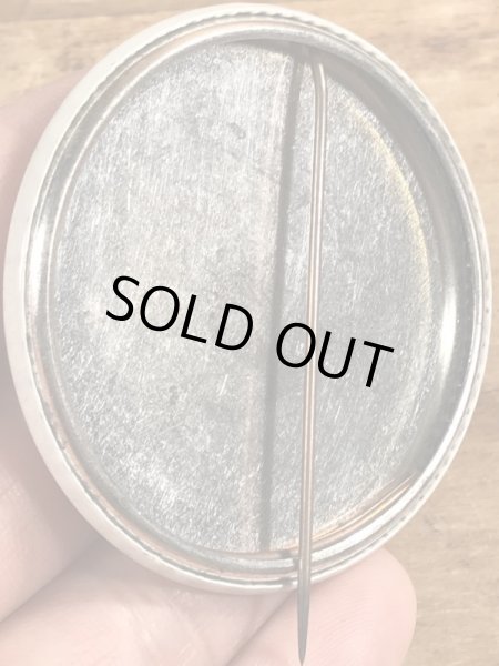 60~70'sのBuy The Avenger We Need The Moneyのメッセージが書かれたヴィンテージの缶バッチ