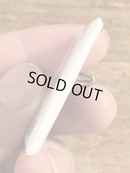 80年代頃のFuck You Fuck Me Fuck Everybodyのメッセージが書かれたヴィンテージの缶バッチ