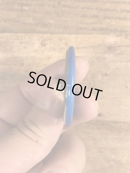 80年代頃のGuy With Attitude...のメッセージが書かれたヴィンテージの缶バッチ