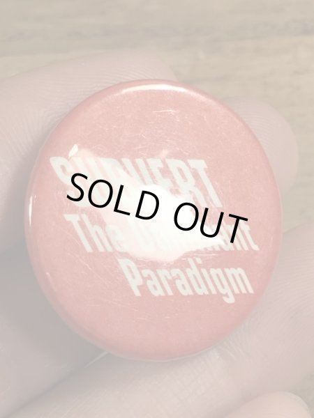 80年代頃のSubvert The Dominant Paradigmのメッセージが書かれたビンテージの缶バッジ