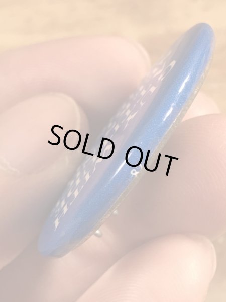 80年代頃のGuy With Attitude...のメッセージが書かれたヴィンテージの缶バッチ