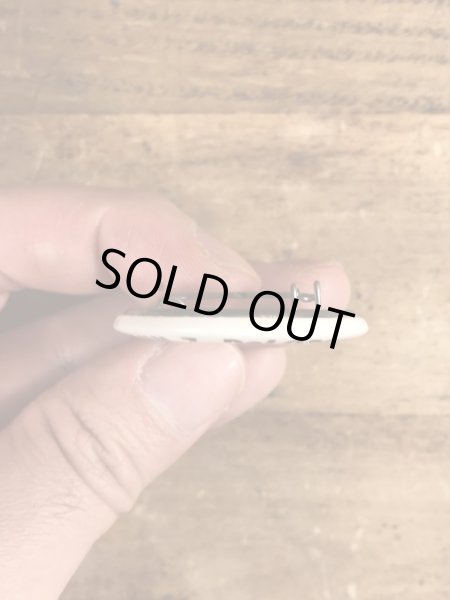 80年代頃のジョンデロリアンのコカイン密売裁判のビンテージの缶バッジ