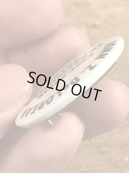 80’sのJohn Z. Deloreanのコカイン密売裁判のヴィンテージの缶バッチ