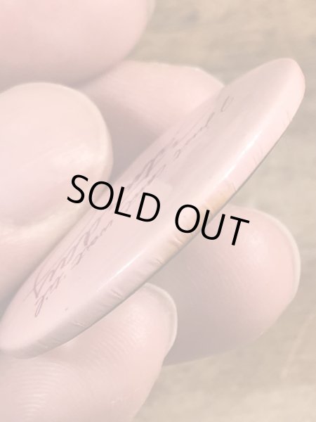 80年代頃のI Just Can't Wait 'Til Saturdayのメッセージが書かれたヴィンテージの缶バッチ