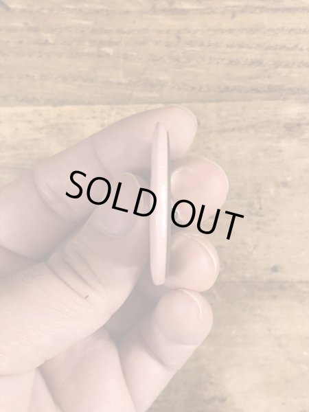 80年代頃のI Just Can't Wait 'Til Saturdayのメッセージが書かれたヴィンテージの缶バッチ